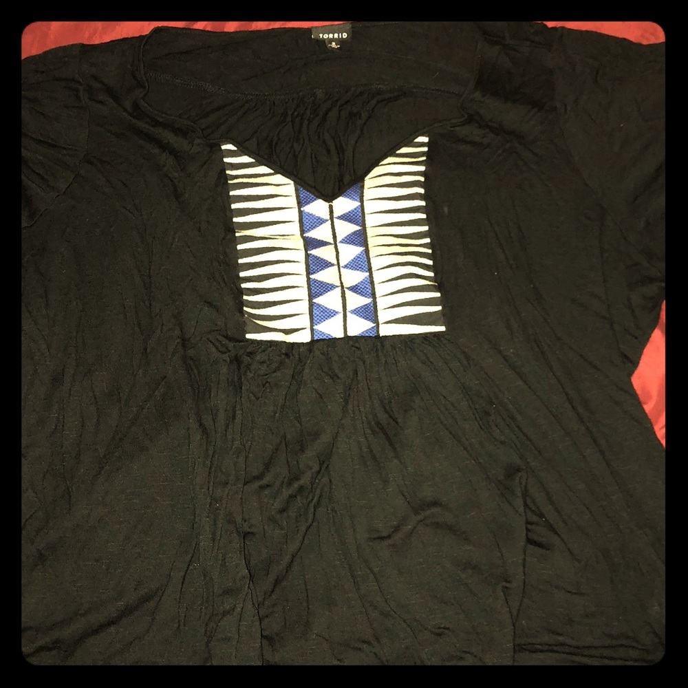 EUC black w/ geometric design blouse torrid size 3